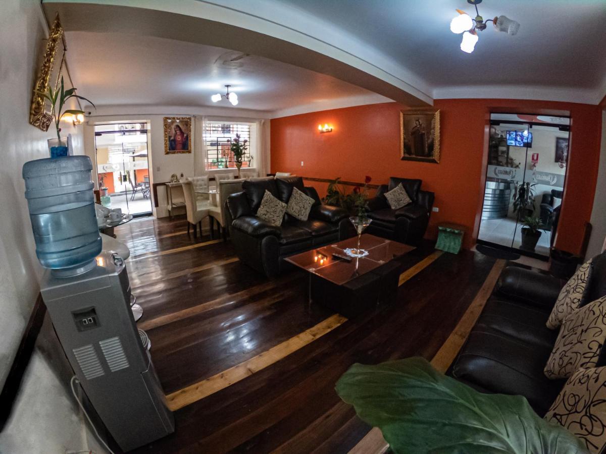 Hotel Los Laureles Calca ภายนอก รูปภาพ