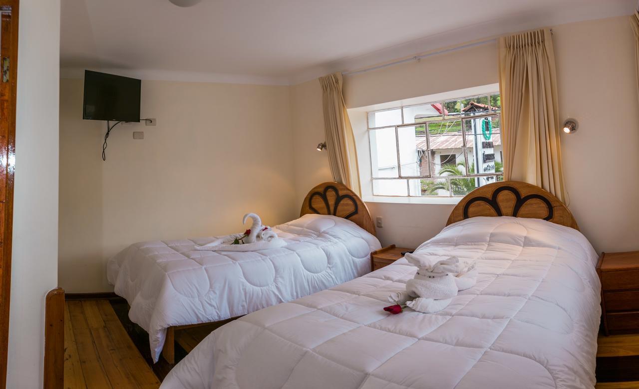 Hotel Los Laureles Calca ภายนอก รูปภาพ