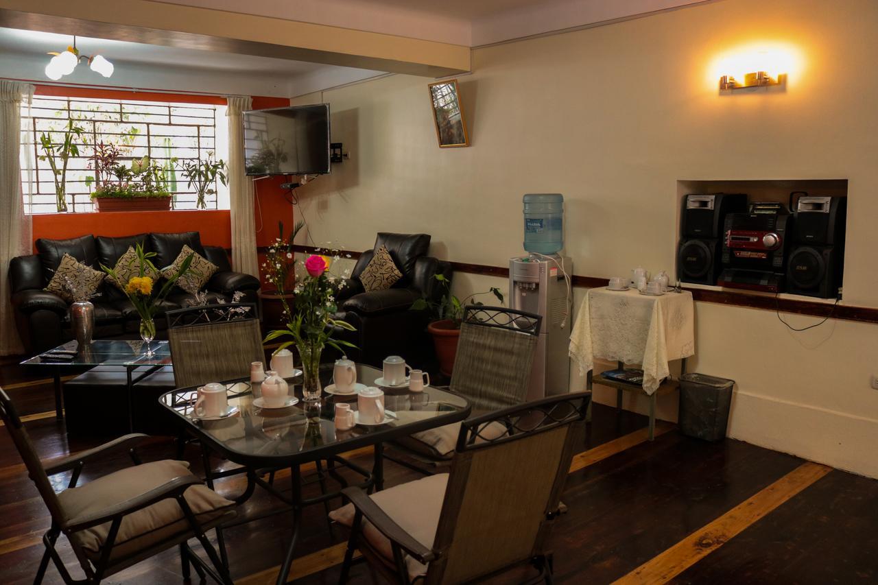 Hotel Los Laureles Calca ภายนอก รูปภาพ